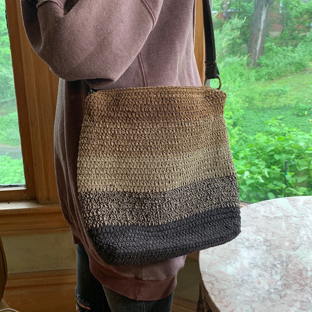 Woven hobo bag